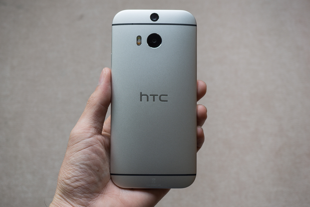 Mở hộp HTC One M8 Eye