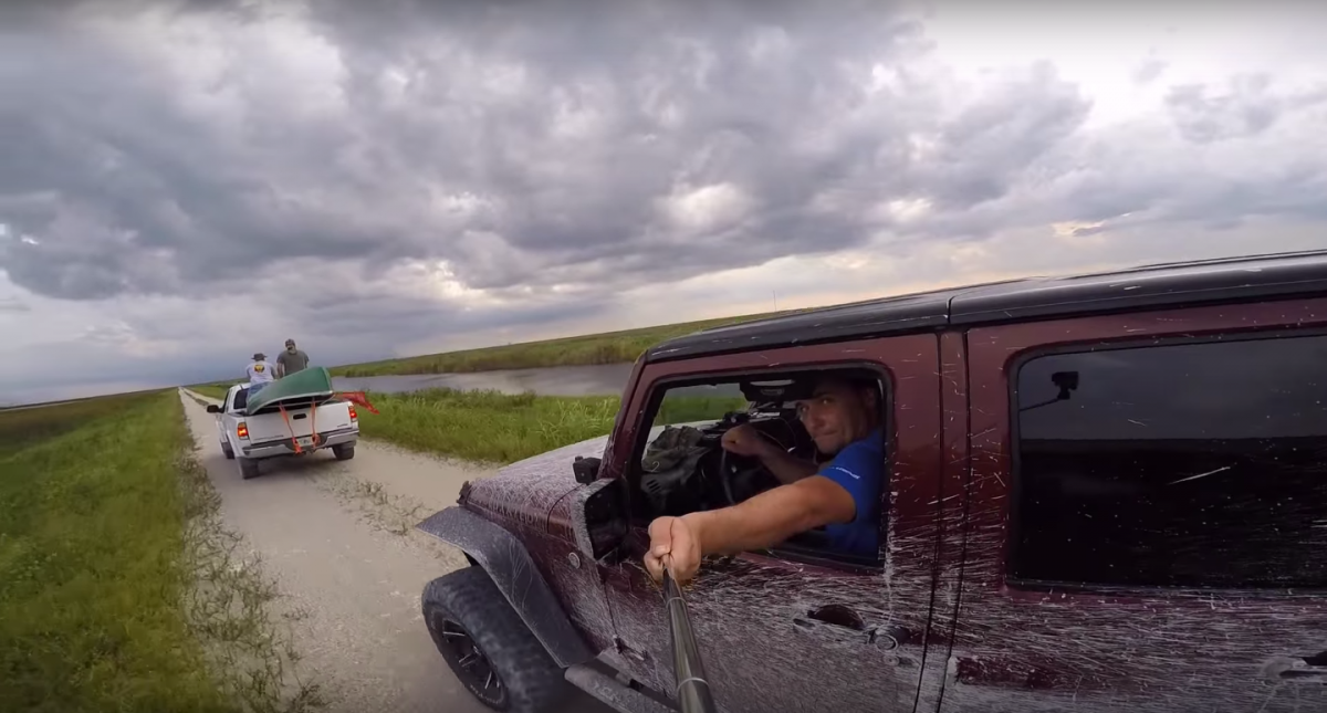 Selfie khi lái xe Selfie khi lái xe