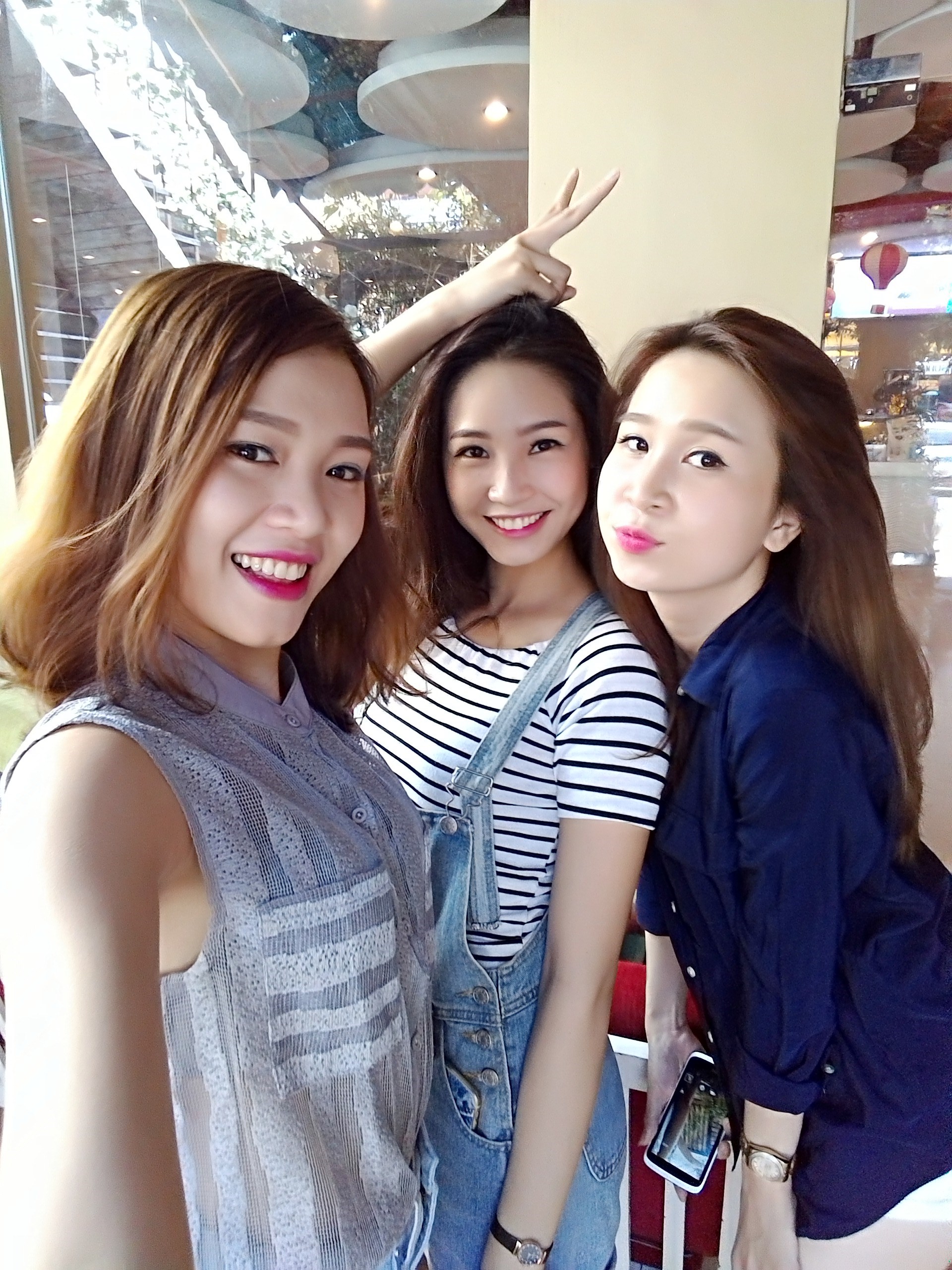 Ảnh selfie từ camera trước 5MP của Asus ZenFone 2