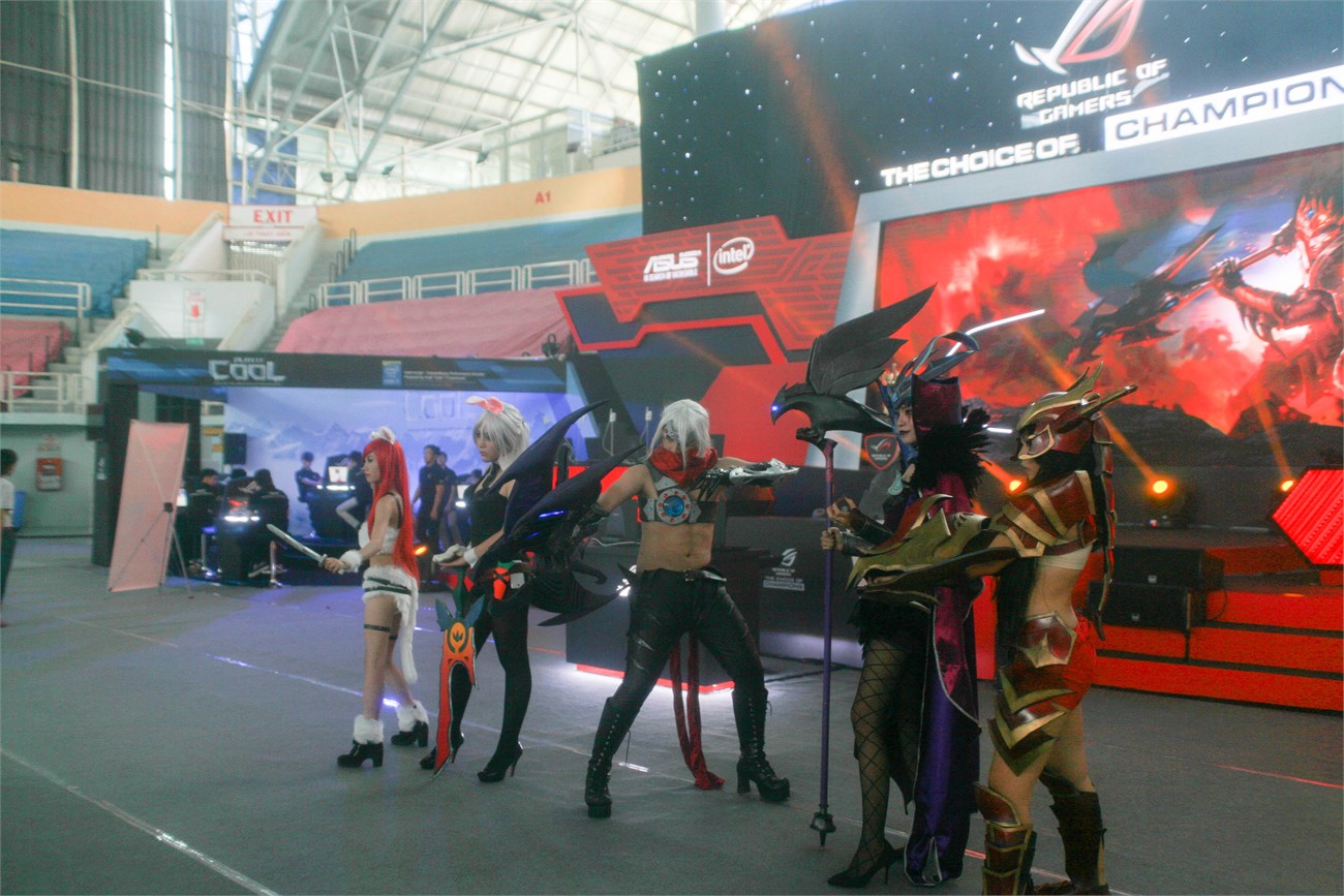 ASUS Expo 2015 đang diễn ra ở TP.HCM ASUS Expo 2015 đang diễn ra ở TP.HCM