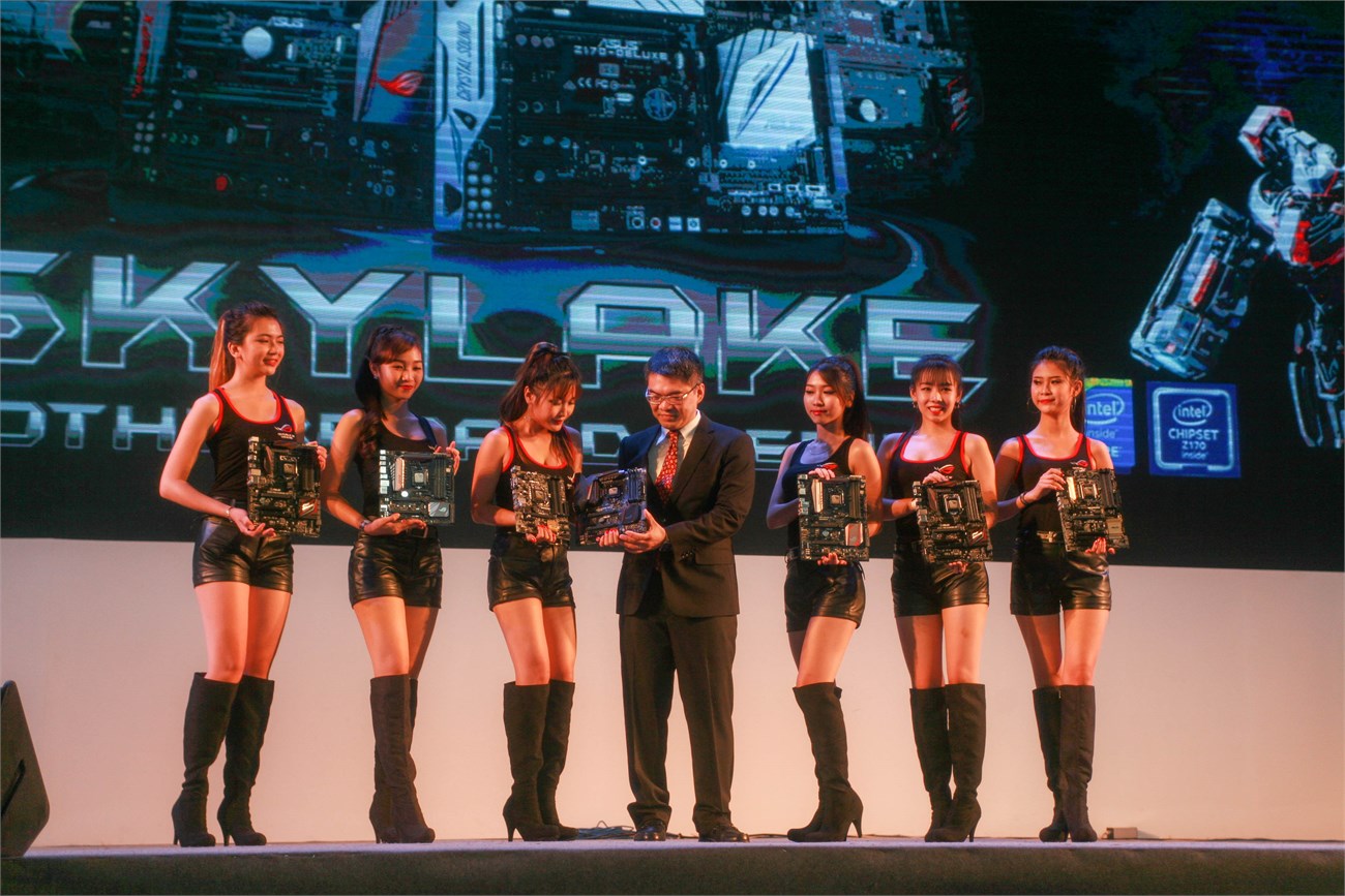 ASUS Expo 2015 đang diễn ra ở TP.HCM 2 ASUS Expo 2015 đang diễn ra ở TP.HCM 2