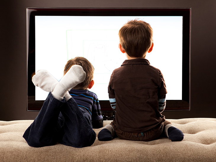 Một số điều nên lưu ý khi cho trẻ xem tivi