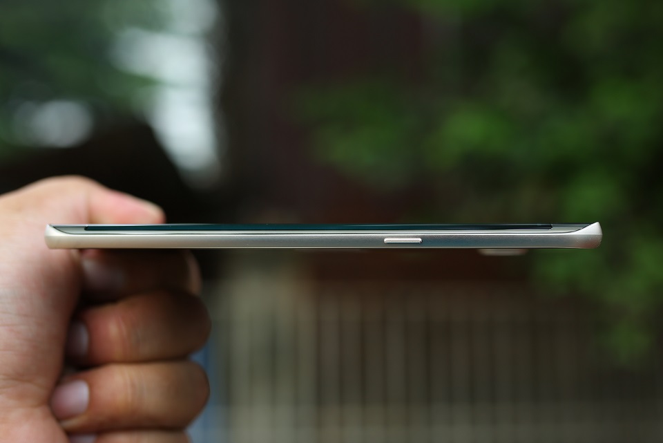 Cạnh phải Galaxy S6 Edge Plus