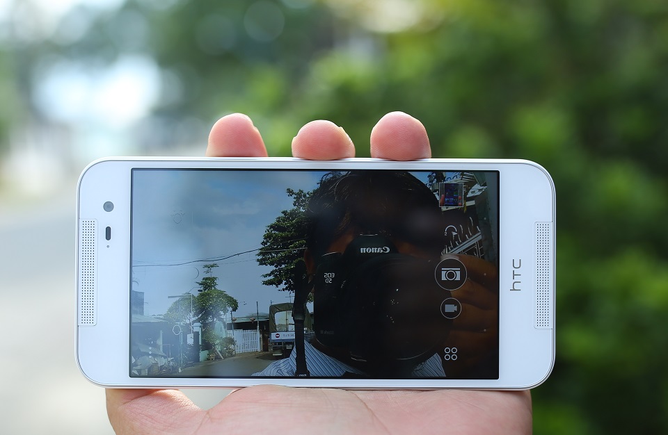 HTC Butterfly 2 trang bị camera trước 5MP