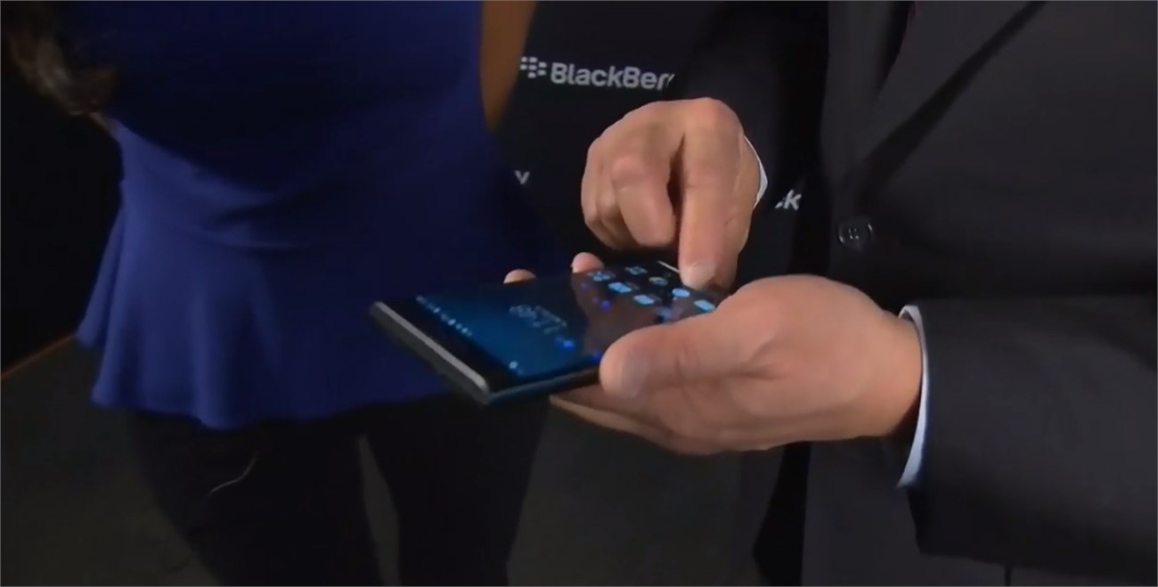 BlackBerry Priv trên tay CEO John Chen