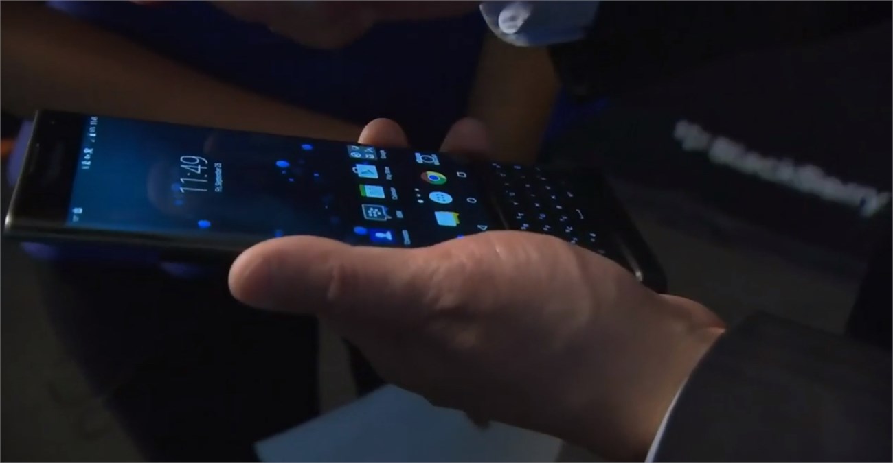 BlackBerry Priv trên tay CEO John Chen 3