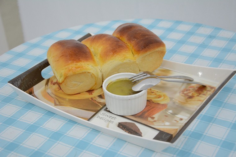 Bánh mì sandwich phô mai ăn kèm pate cực hợp Bánh mì sandwich phô mai ăn kèm pate cực hợp