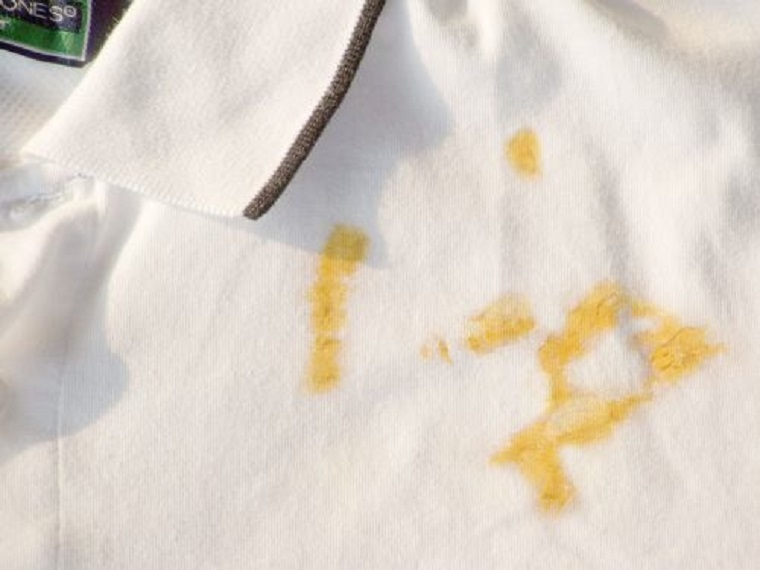Remove color stains on clothes
