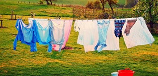 Cách tẩy các vết dơ cứng đầu nhất trên quần áo (Phần 2)