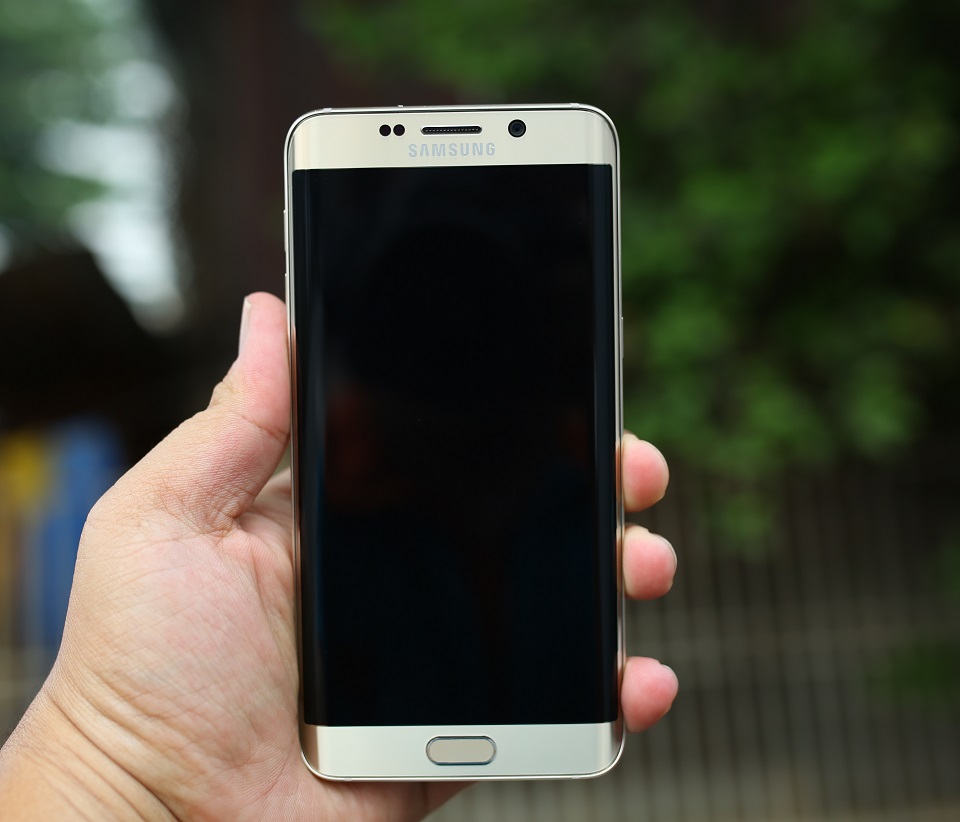 Mặt trước Samsung Galaxy S6 Edge Plus