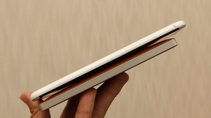 Cạnh viền Lumia 930 và One E9 Dual Cạnh viền Lumia 930 và One E9 Dual