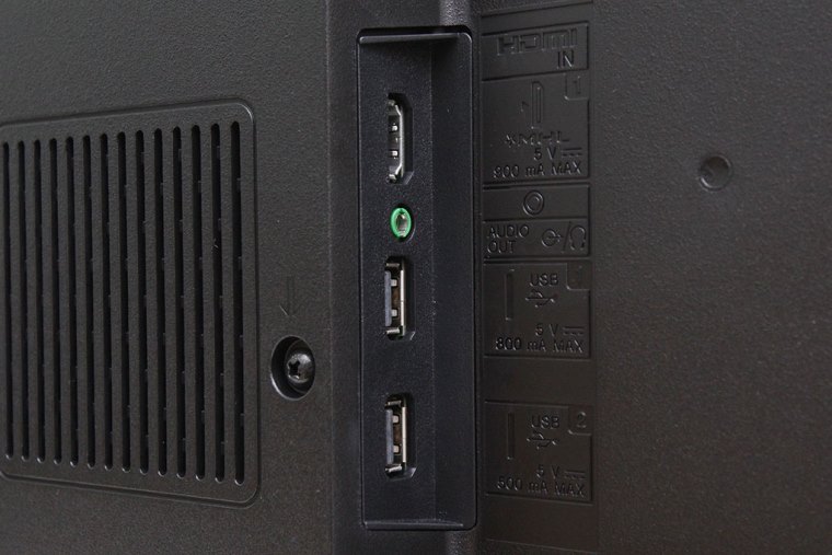 Những điều cần biết khi kết nối ổ cứng với tivi Sony > Kết nối ổ cứng qua cổng USB trên tivi
