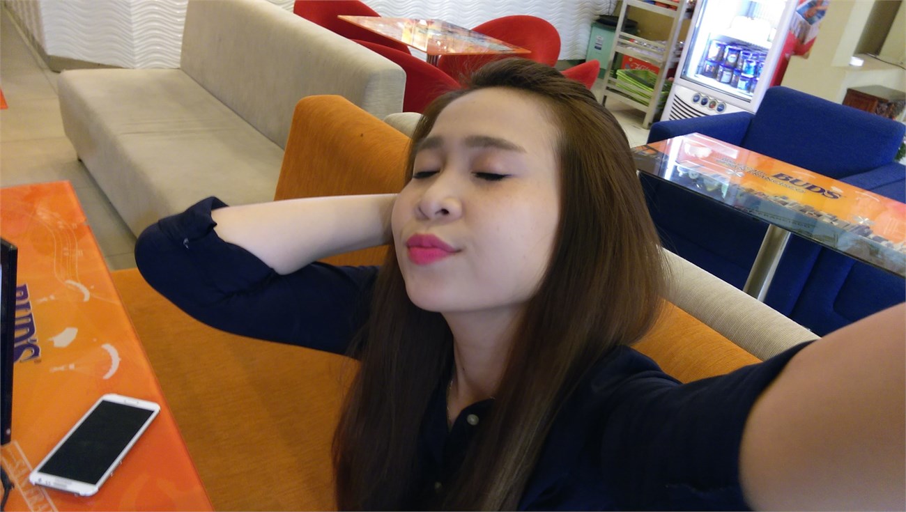 Ảnh selfie được chụp từ HTC Desire 826