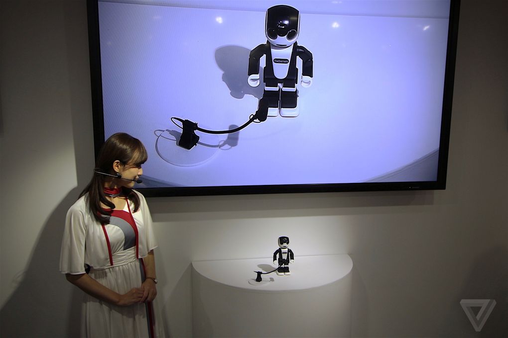 RoboHon có vẻ ngoài đáng yêu!