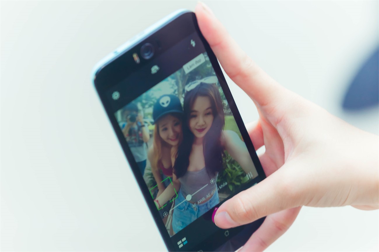 ZenFone Selfie có camera trước rất tốt