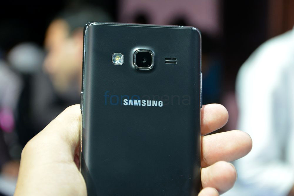 Camera 8MP mặt sau