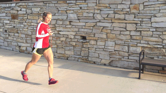 Yên tâm hơn khi chạy bộ cùng iPhone khi được trang bị ốp lưng Loopy Yên tâm hơn khi chạy bộ cùng iPhone khi được trang bị ốp lưng Loopy