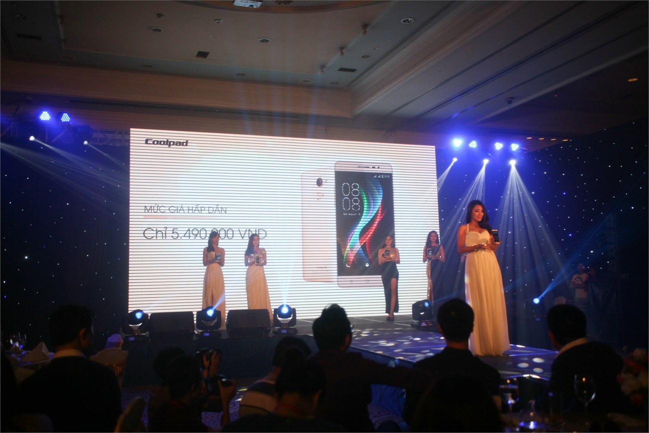 Giá bán của Coolpad Shine