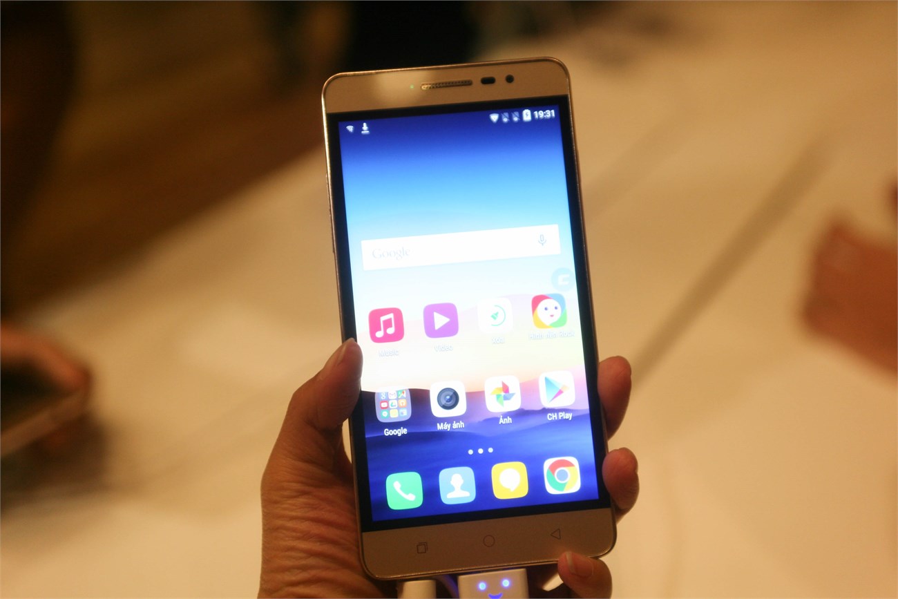 Mặt trước Coolpad Shine