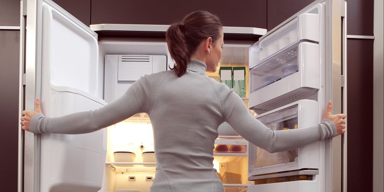Có nên đặt tivi trên tủ lạnh?