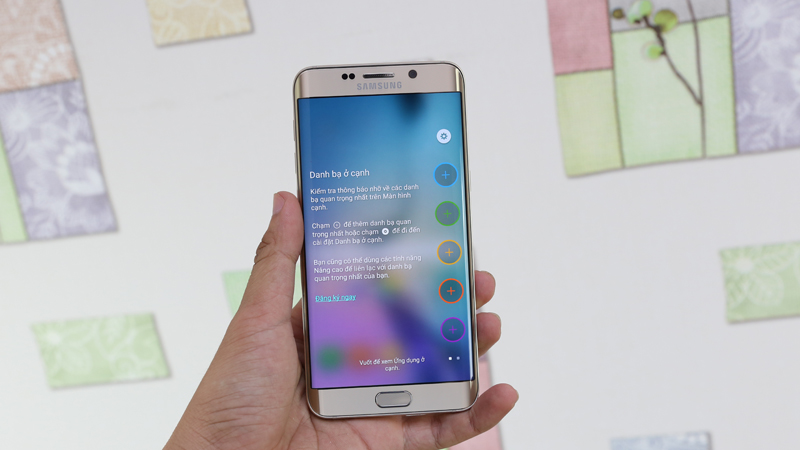 Màn hình cong của Samsung Galaxy S6 Edge Plus