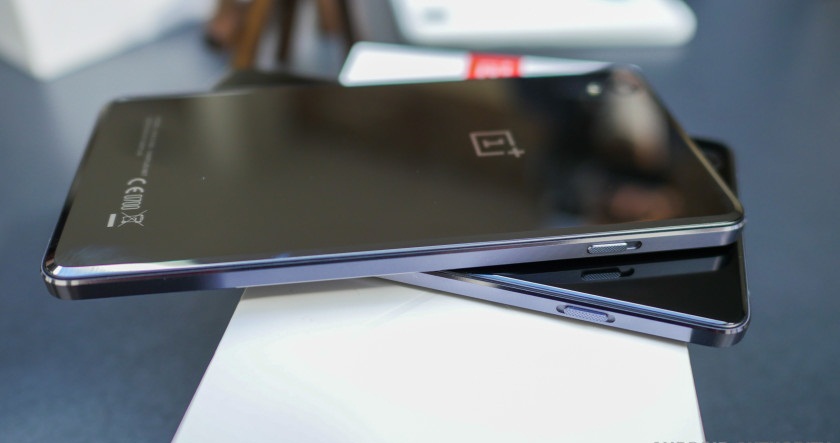 Cấu hình mạnh mẽ với chip Snapdragon 801 Cấu hình mạnh mẽ với chip Snapdragon 801