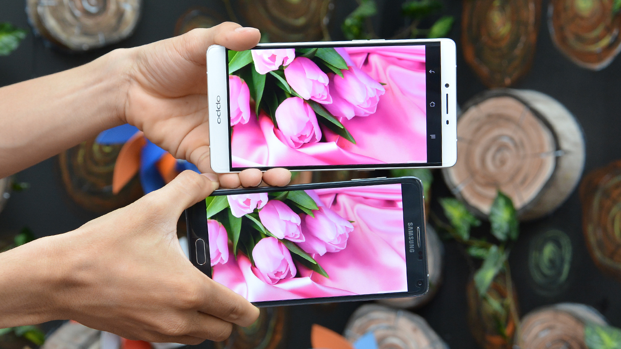 Màn hình cả hai đều rất đẹp Màn hình cả hai đều rất đẹp