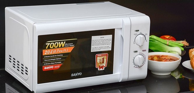 Tại sao lò vi sóng bị đánh lửa trong lò?