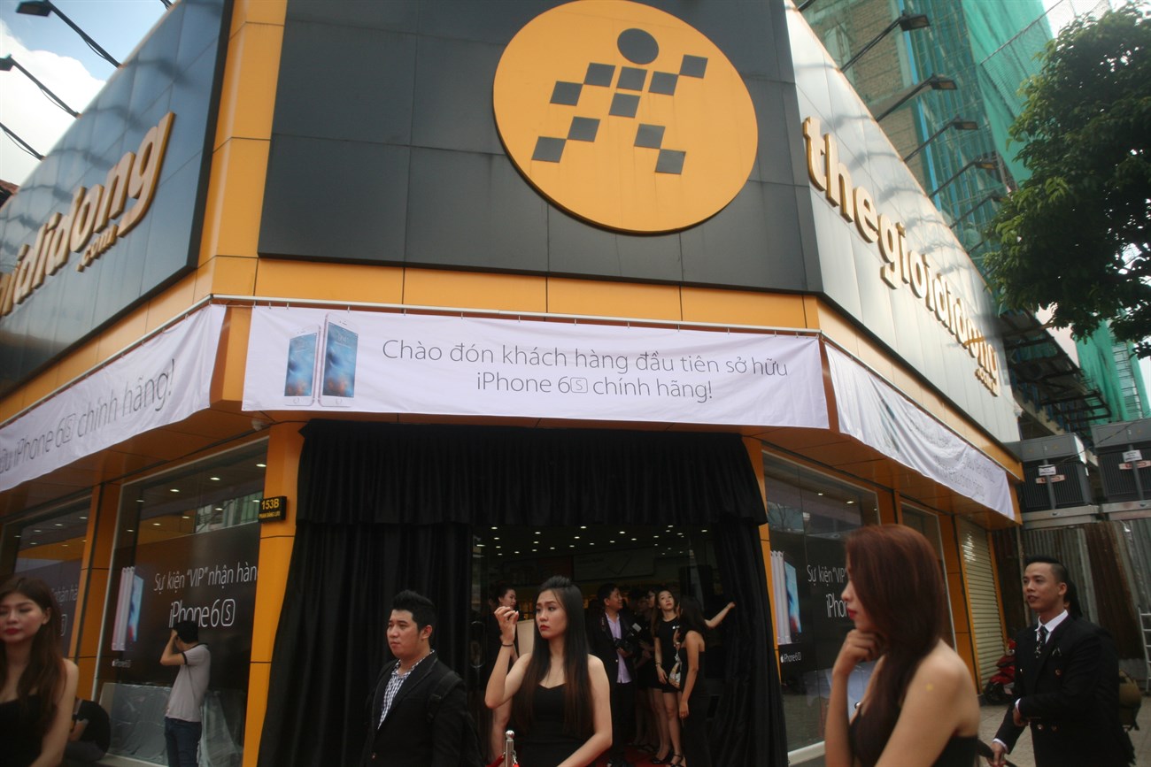 Buổi lễ trao iPhone 6s/6s Plus chính hãng ở Thế Giới Di Động