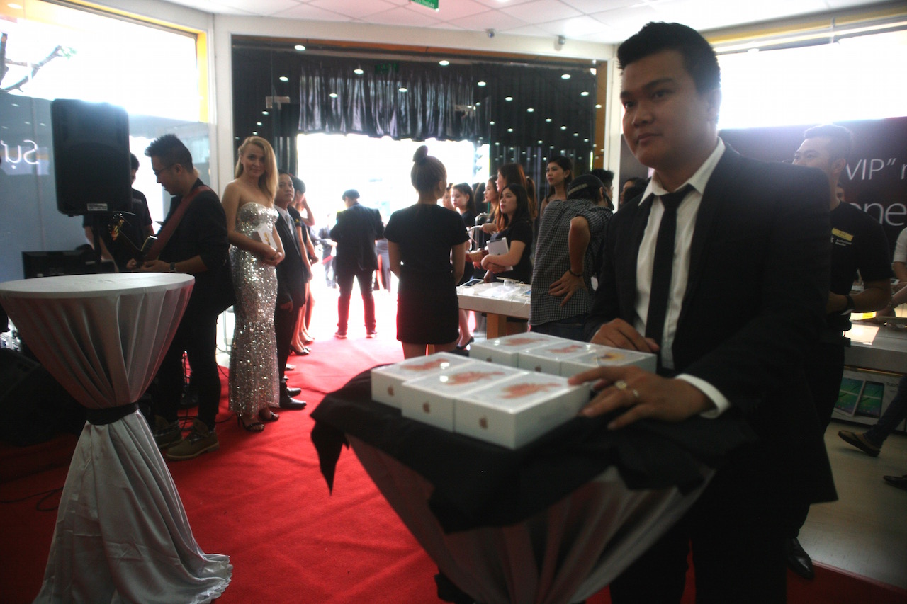 Những chiếc iPhone 6s/6s Plus chính hãng đầu tiên 3