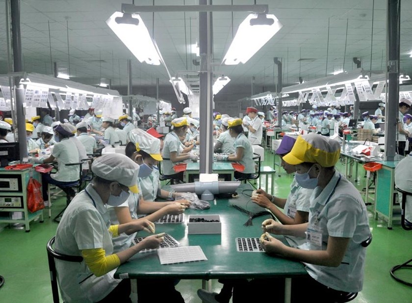 Công nhân sản xuất tại nhà máy Samsung Công nhân sản xuất tại nhà máy Samsung