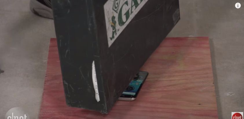 Thử nghiệm thả cặp nặng vào Thử nghiệm thả cặp nặng vào