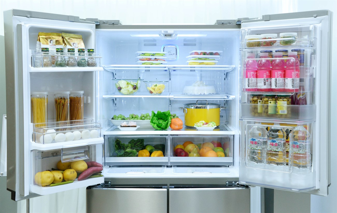 Classify food to keep the refrigerator clean and fresh