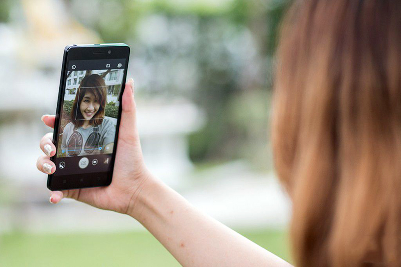 lenovo-a7000-plus-selfie