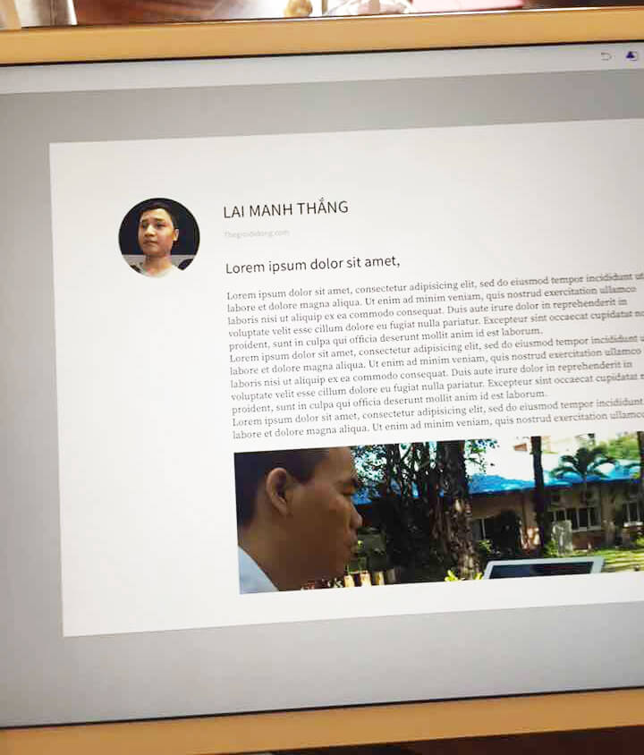 Anh Lại Mạnh Thắng đang thử thiết kế trên iPad Pro Anh Lại Mạnh Thắng đang thử thiết kế trên iPad Pro