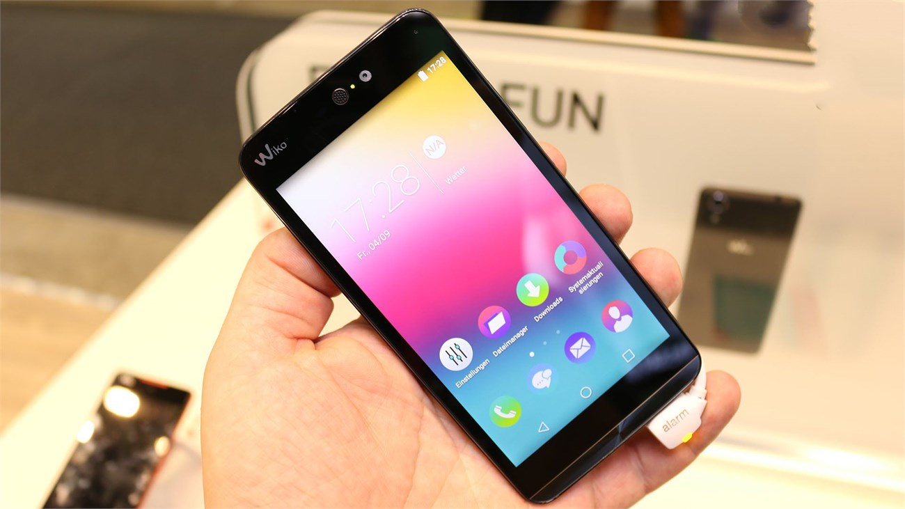 Wiko Rainbow Jam có camera trước 5MP, camera sau 8MP kèm đèn LED Flash