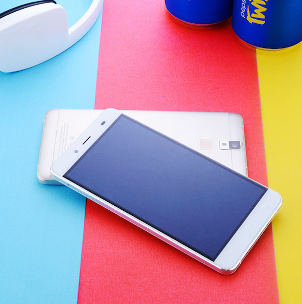 Một số hình ảnh khác của smartphone Pepsi 3