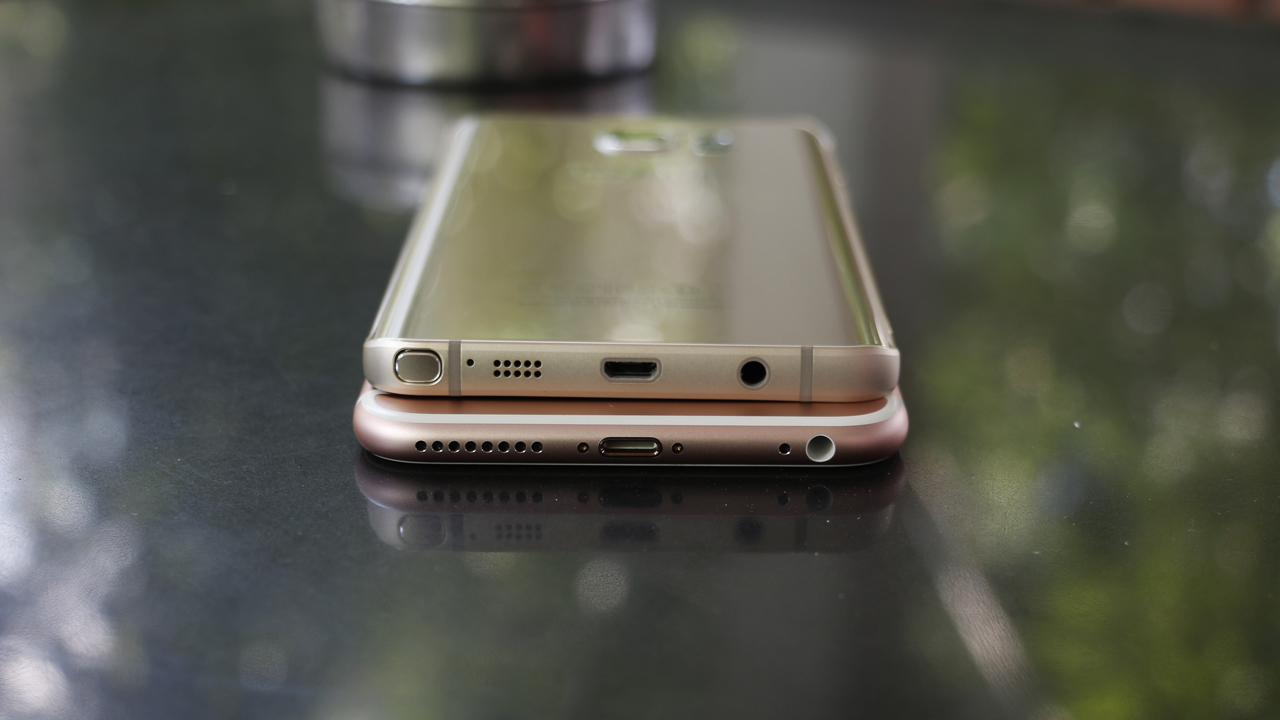 So sánh mặt sau Iphone 6S Plus và Samsung Galaxy Note 5