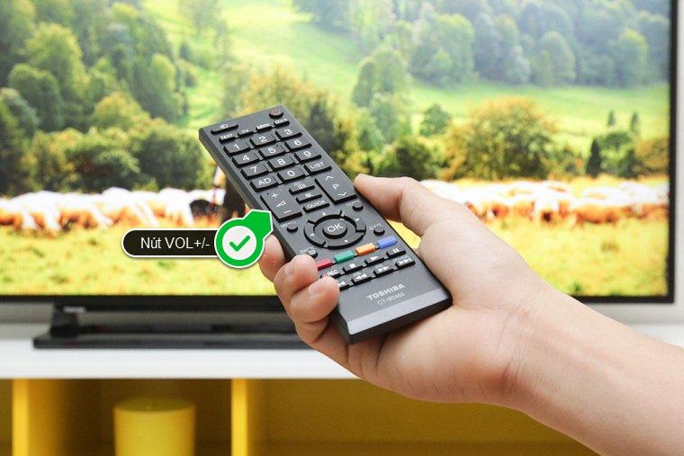 Thử nhấn nút VOL+/- trên remote tivi