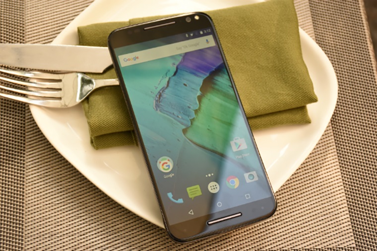 Mặt trước của điện thoại Moto X Style