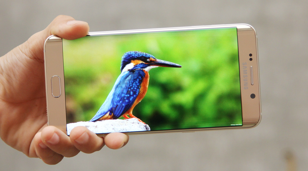 Samsung Galaxy S6 Edge Plus dùng màn hình Super AMOLED