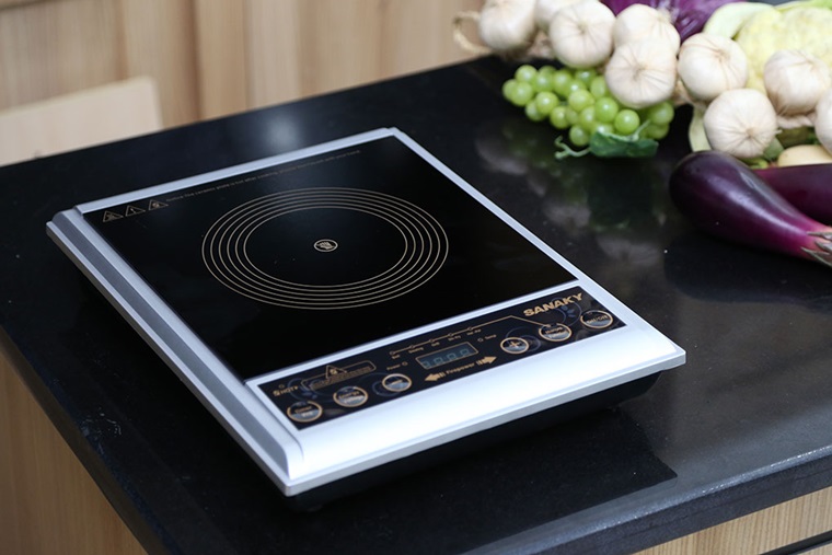 Sanaky SNK102HG infrared stove for convenient cooking, time-saving, easy-to-use control panel