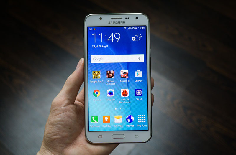 Samsung Galaxy J7 