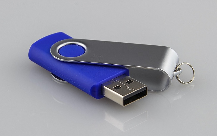 USB chứa quá nhiều tệp tin