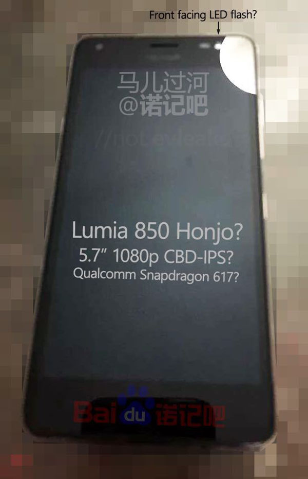 Mặt trước được cho là của Lumia 850 với máy quét mống mắt