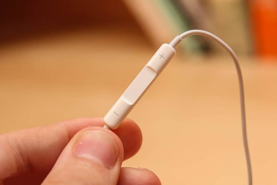 Nhấn nút giữa để nhận cuộc gọi Nhấn nút giữa để nhận cuộc gọi