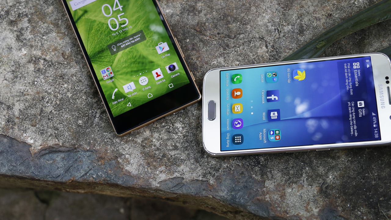 Mặt trước của Sony Xperia Z5 Dual và Samsung Galaxy S6 Mặt trước của Sony Xperia Z5 Dual và Samsung Galaxy S6