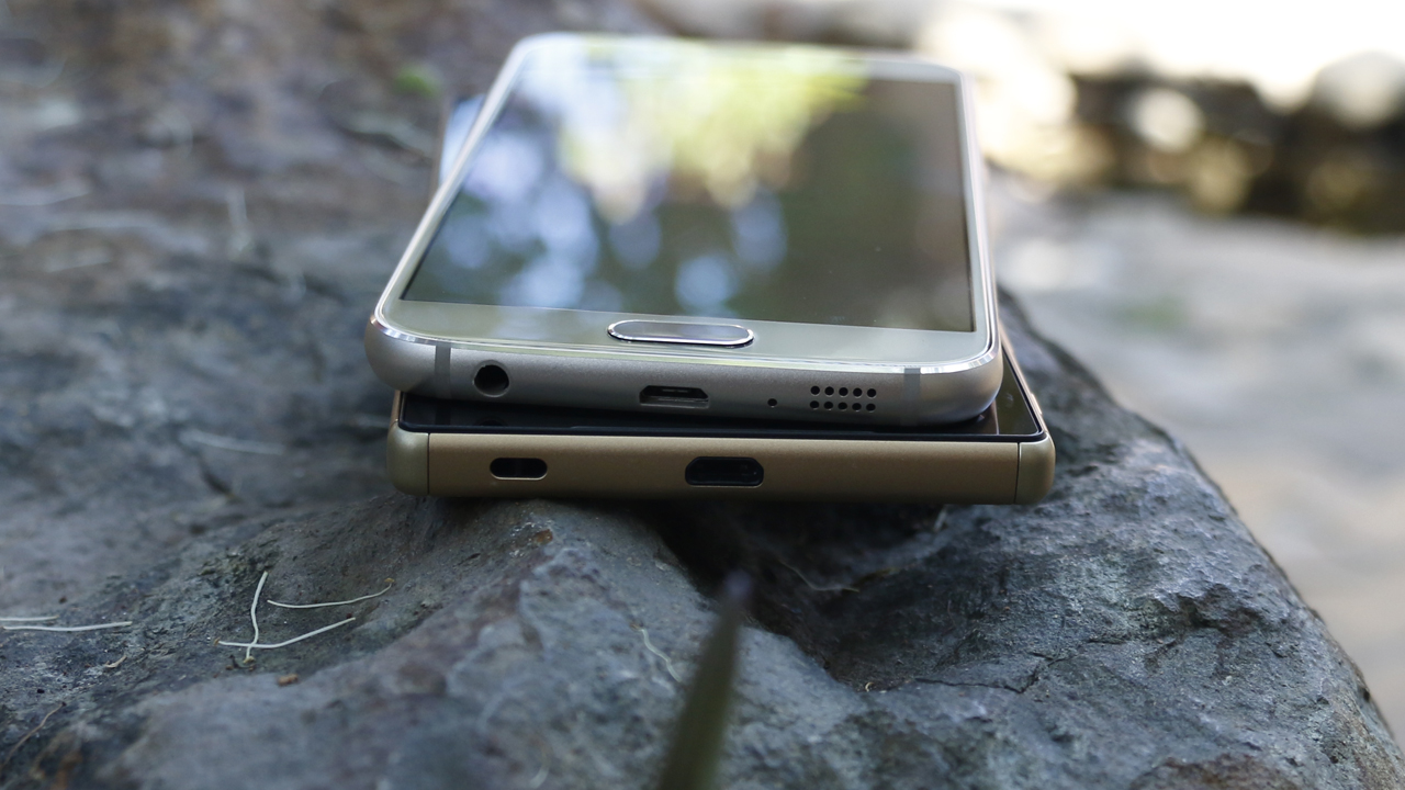 Cạnh viền trên của Sony Xperia Z5 Dual và Samsung Galaxy S6 Cạnh viền trên của Sony Xperia Z5 Dual và Samsung Galaxy S6