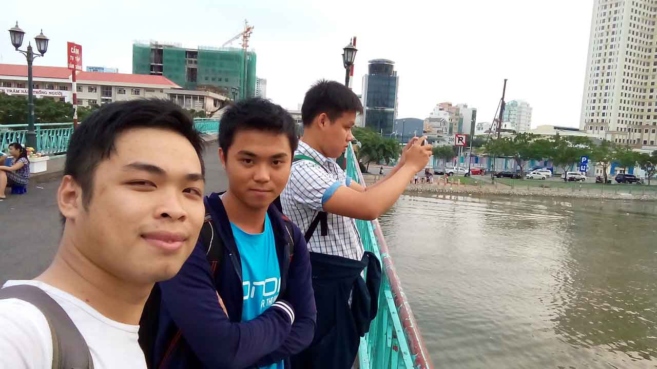 samsung-galaxy-j2-vs-alcatel-flash-2-165202