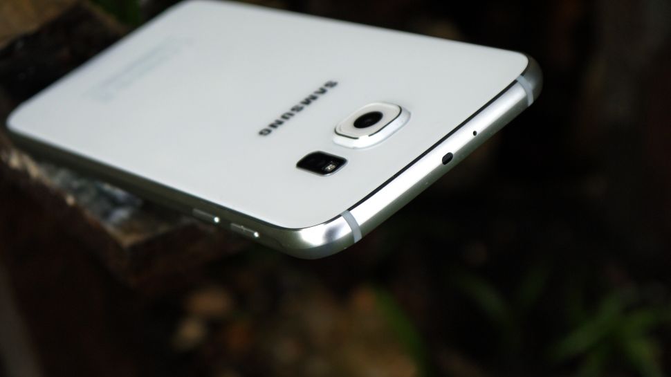 Siêu phẩm Galaxy S7 lần đầu lộ ảnh thực tế vỏ kim loại Siêu phẩm Galaxy S7 lần đầu lộ ảnh thực tế vỏ kim loại